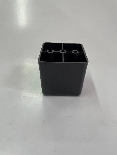 Plastic block leg